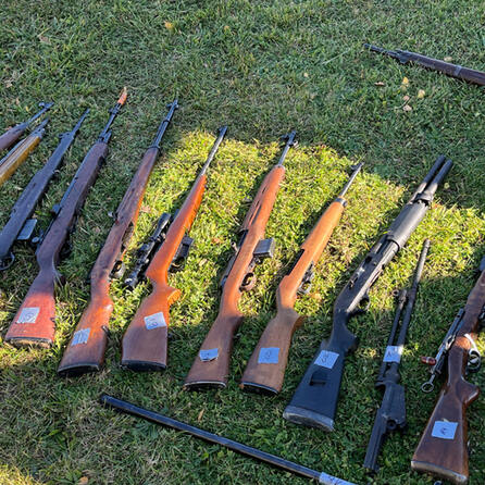 Toter Waffennarr in Augsburg hortete massenhaft Munition, Sprengstoff und Gewehre in seinem Haus