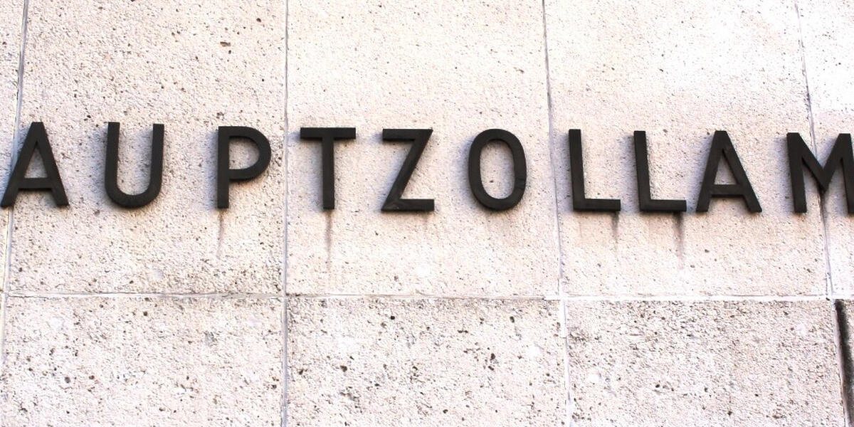 Hauptzollamt Augsburg: Großrazzia in der Baubranche