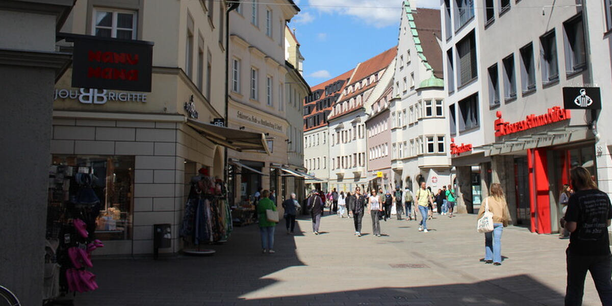 Vorweihnachtszeit in Augsburg: Designkaufhaus „Zwischenzeit“ in der Annastraße macht wieder auf