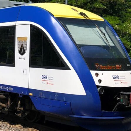 Stadt Aichach reagiert schnell - Neue Sitzgelegenheiten für wartende Passagiere