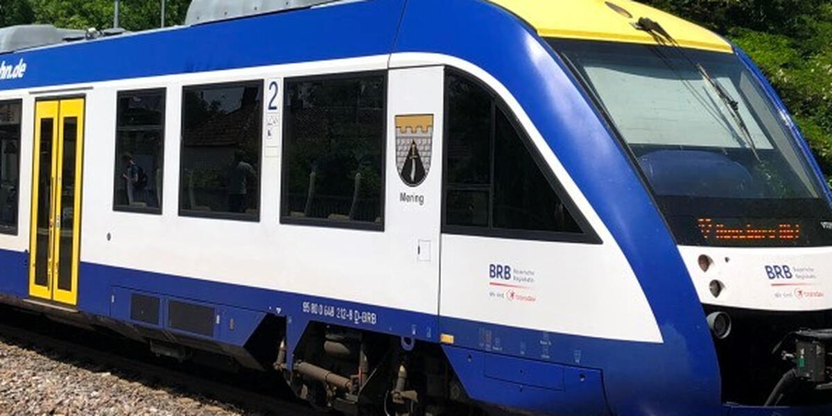 Stadt Aichach reagiert schnell - Neue Sitzgelegenheiten für wartende Passagiere