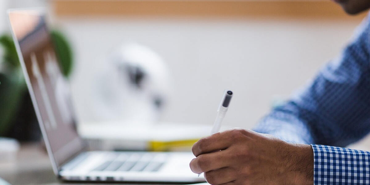 An der Berufsschule steht jetzt „KI“ auf dem Stundenplan - IHK und Universität Augsburg veranstalten eine Azubi-Challenge in Aichach