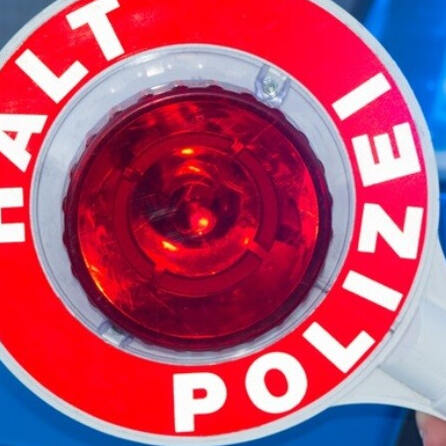 Gebrüllte Nazi-Parolen in Aichach: Polizei hat drei Tatverdächtige