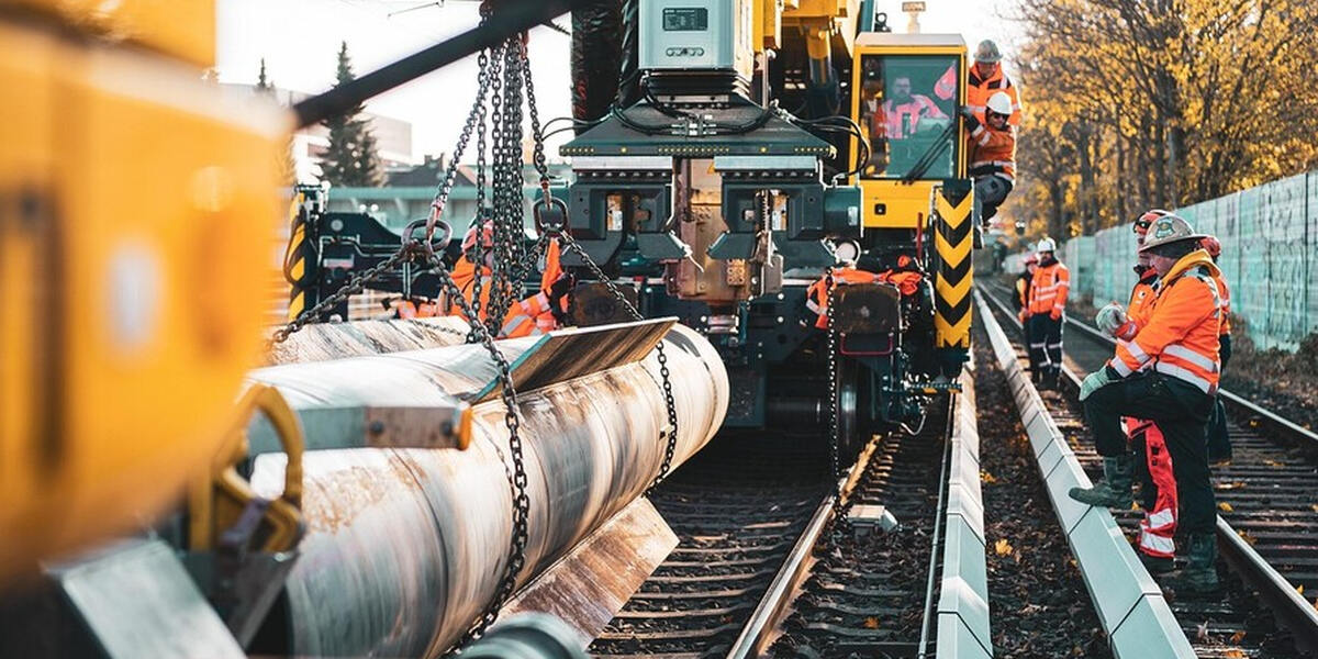 Kaum Nachtruhe für Anwohner - Nächtliche Bauarbeiten auf der Bahnstrecke Kaufbeuren-Buchloe