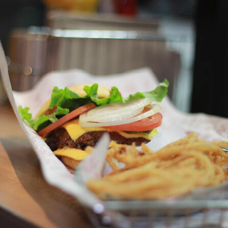 Hans im Glück, Peter Pane oder Goldies - Augsburg bekommt bald noch einen Burgerladen dazu