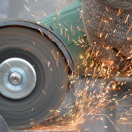 Seltsam: Baustellendiebe in Rommelsried flexen schon offenen Toilettencontainer auf