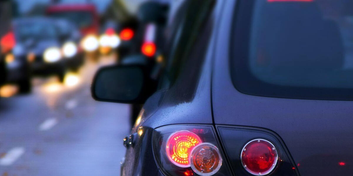 A96-Schockfahrt: Frau rammt Autofahrer bei Landsberg – Verdacht auf Totschlag