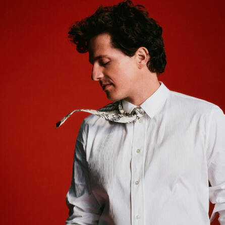 Charlie Puth eröffnet den Super Bowl 2026