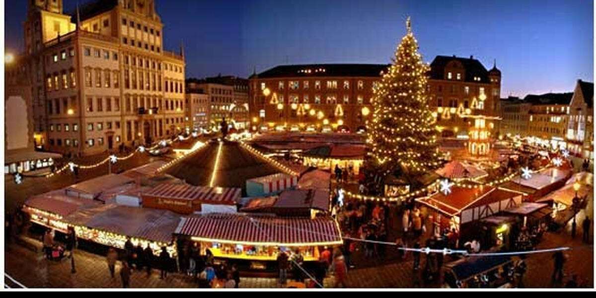 Christkindlesmarkt-Sicherheits-Poller Rathausplatz Augsburg: Stadtwerke helfen mit