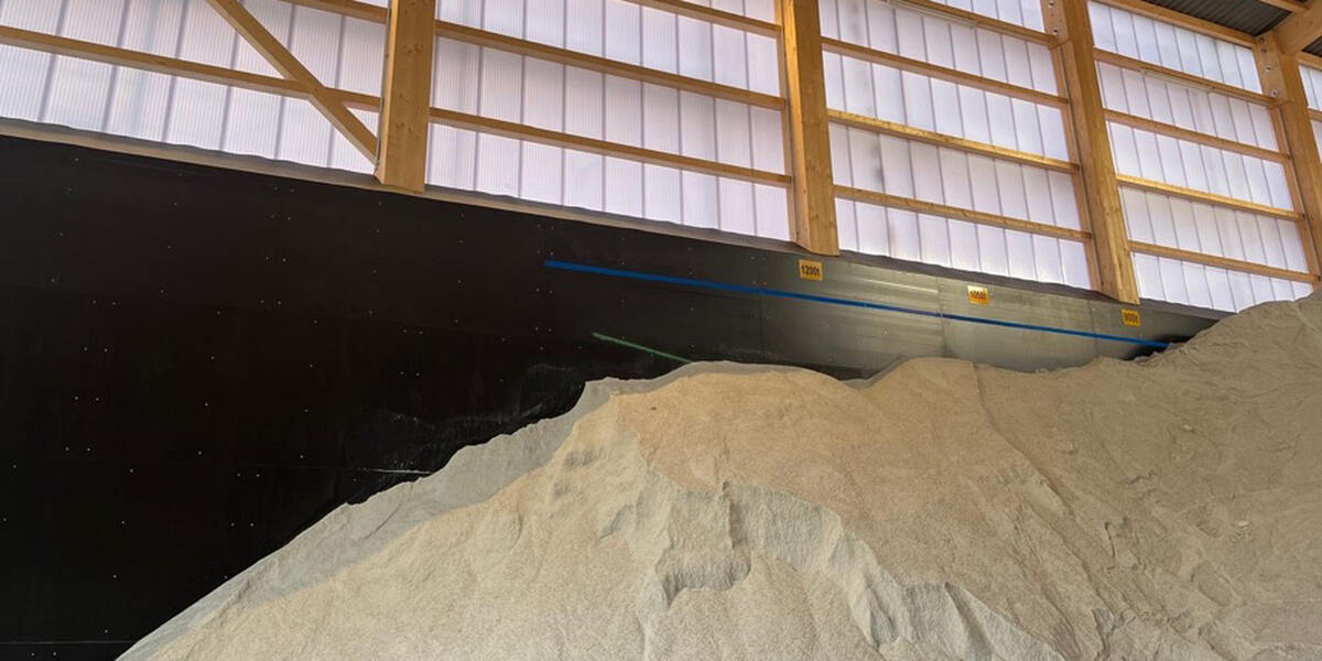 Streusalzlager sind randvoll: Winterdienst im Raum Augsburg steht Gewehr bei Fuß