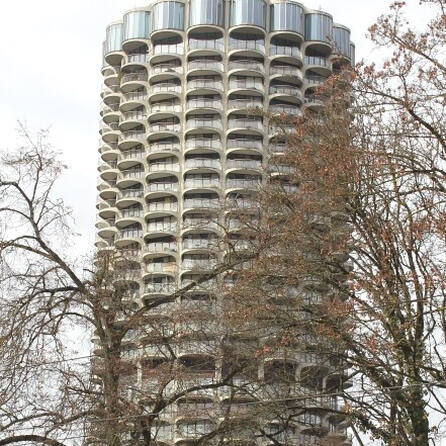 Versuchter Mord im Augsburger Hotelturm? 32-Jähriger sitzt in U-Haft wegen mutmaßlicher Brandstiftung