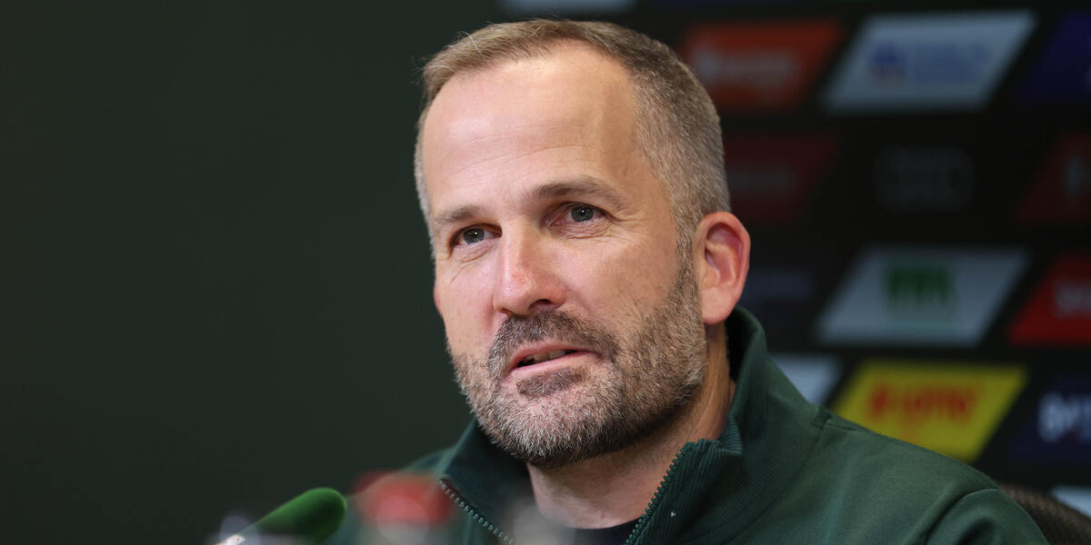 Weihnachtsfreude für Manuel Baum - Er bleibt diese Saison Cheftrainer beim FC Augsburg