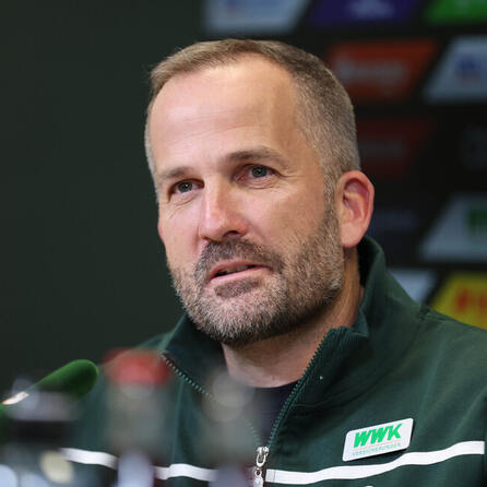 Weihnachtsfreude für Manuel Baum - Er bleibt diese Saison Cheftrainer beim FC Augsburg