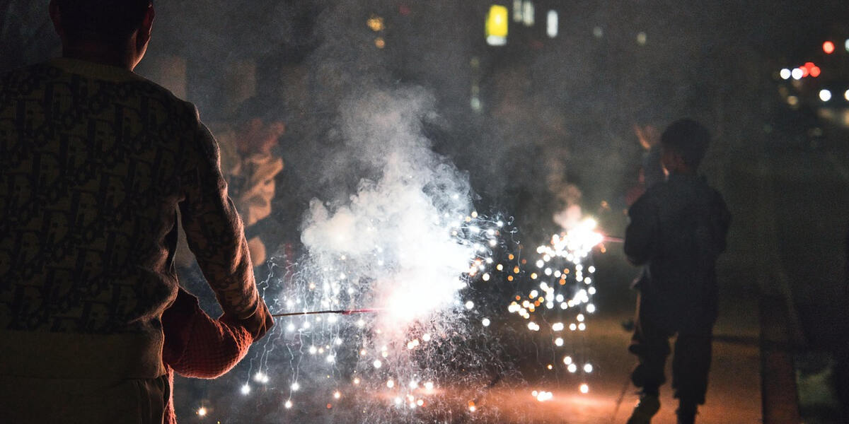Gefährliches Feuerwerk aus dem Ausland: Augsburger Zoll warnt vor großen Gefahren