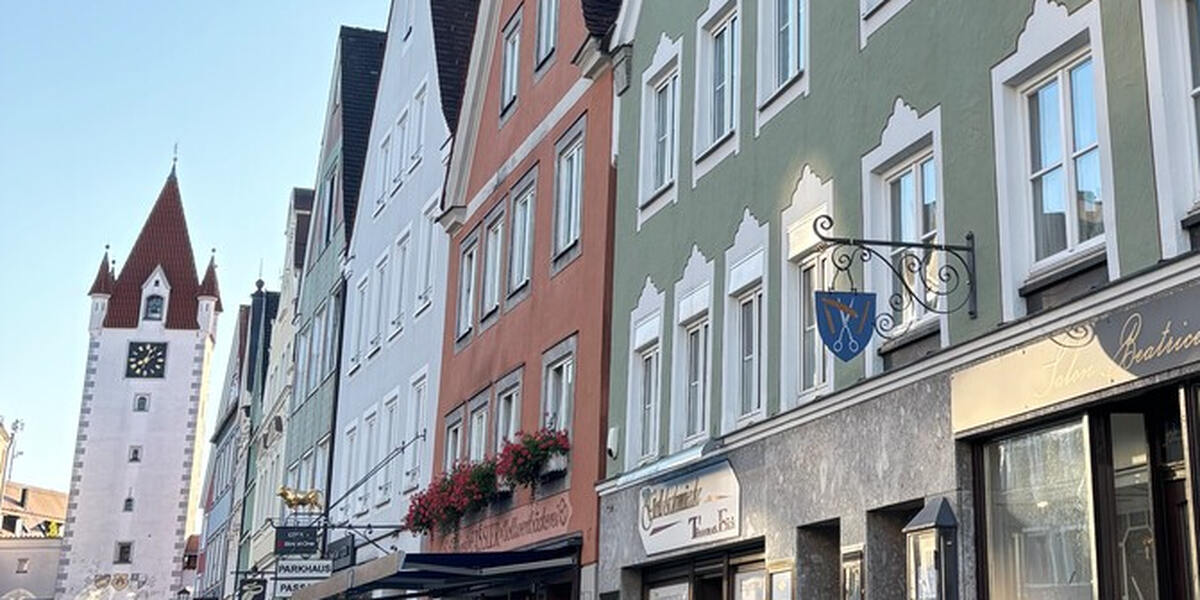 Landratsamt in Mindelheim: Aufenthaltsgenehmigung für Gegenleistung?