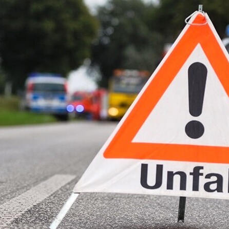 Oberstaufen: Wohnmobil außer Kontrolle, Frau bricht sich Arm