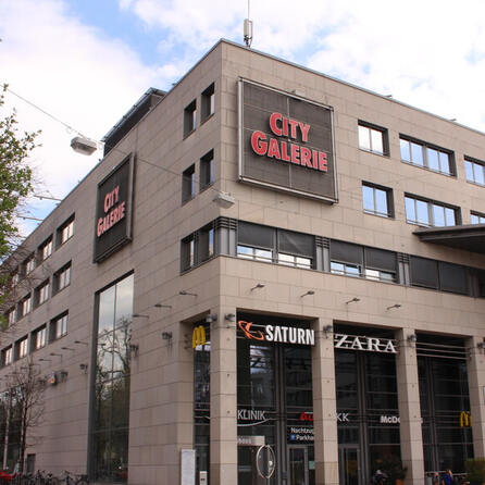 Schließung der Saturn-Filiale in Augsburg: Letzter Abverkauf in City Galerie und ungewisse Zukunft für Mitarbeiter