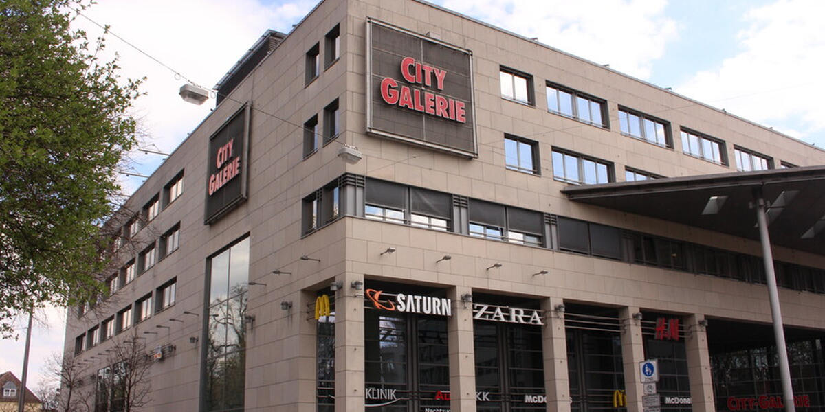 Schließung der Saturn-Filiale in Augsburg: Letzter Abverkauf in City Galerie und ungewisse Zukunft für Mitarbeiter