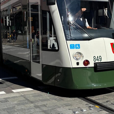 Messstation auf Schienen: Augsburger Straßenbahn erfasst Luftschadstoffe und Wetterparameter