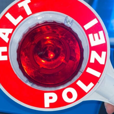 Mit 140 durch die Innenstadt: Augsburger Polizei stoppt Raser