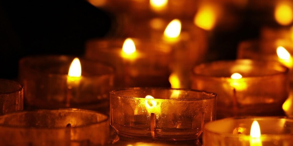 Kissing: Toter Hund illegal neben Altkleidercontainer "entsorgt"