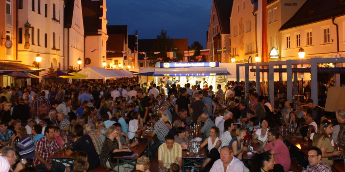 Kein Markt - keine Ladenöffnung am Sonntag in Aichach