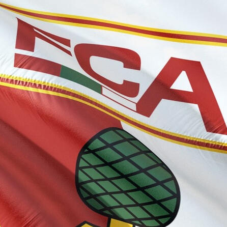 FCA versteigert Ukraine-Aufwärmtrikots und spendet Erlös