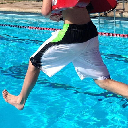 Rettungsschwimmer in Augsburg gesucht: Stadt bietet kostenlose Qualifikation und flexible Arbeitszeiten