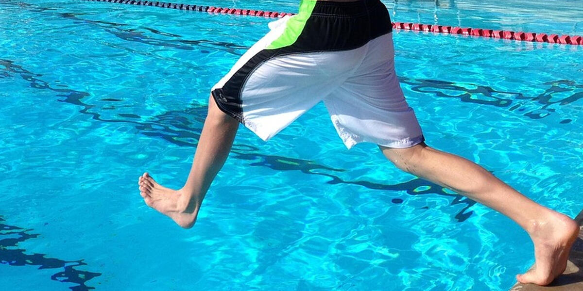 Rettungsschwimmer in Augsburg gesucht: Stadt bietet kostenlose Qualifikation und flexible Arbeitszeiten