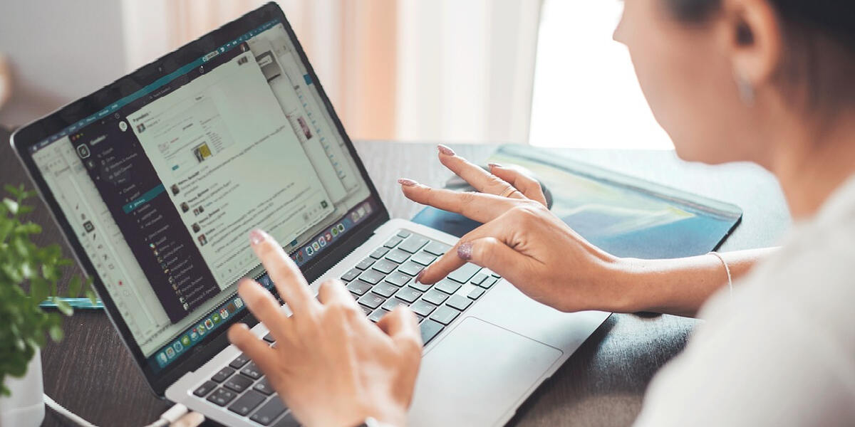 Betrugsversuch mit KI in Augsburg: Autohändler täuscht Autoverkäuferin