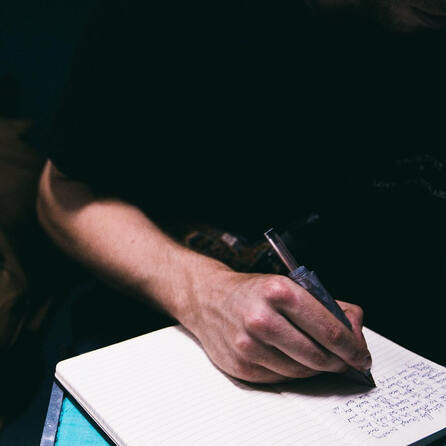 Künstliche Intelligenz in Augsburgs Werkhallen - Eine Studie untersucht die Auswirkungen von KI auf die Produktion