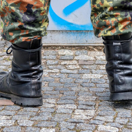 Infoabend zu Wehrdienst und Verweigerung in Augsburg - Kostenlose Veranstaltung für Menschen bis 27 Jahre