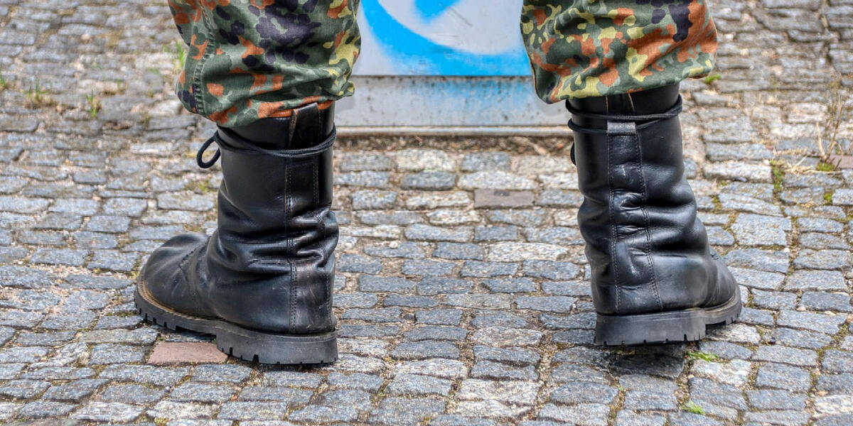 Infoabend zu Wehrdienst und Verweigerung in Augsburg - Kostenlose Veranstaltung für Menschen bis 27 Jahre