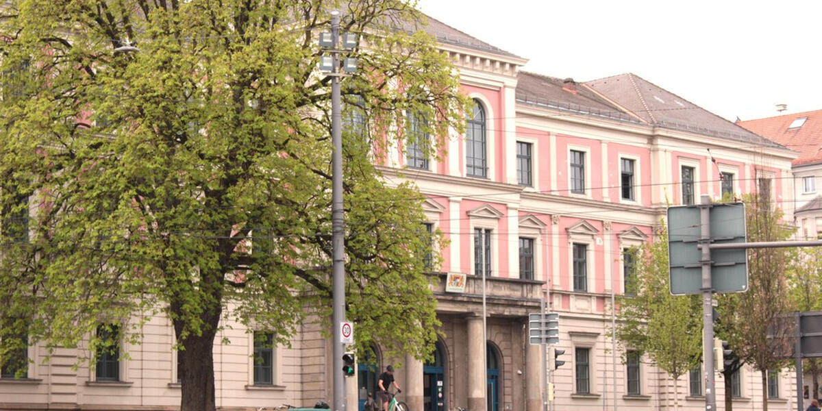 Brandneuer Lamborghini für 600.000 Euro gestohlen - Mutmaßlicher Dieb steht heute in Augsburg vor Gericht 