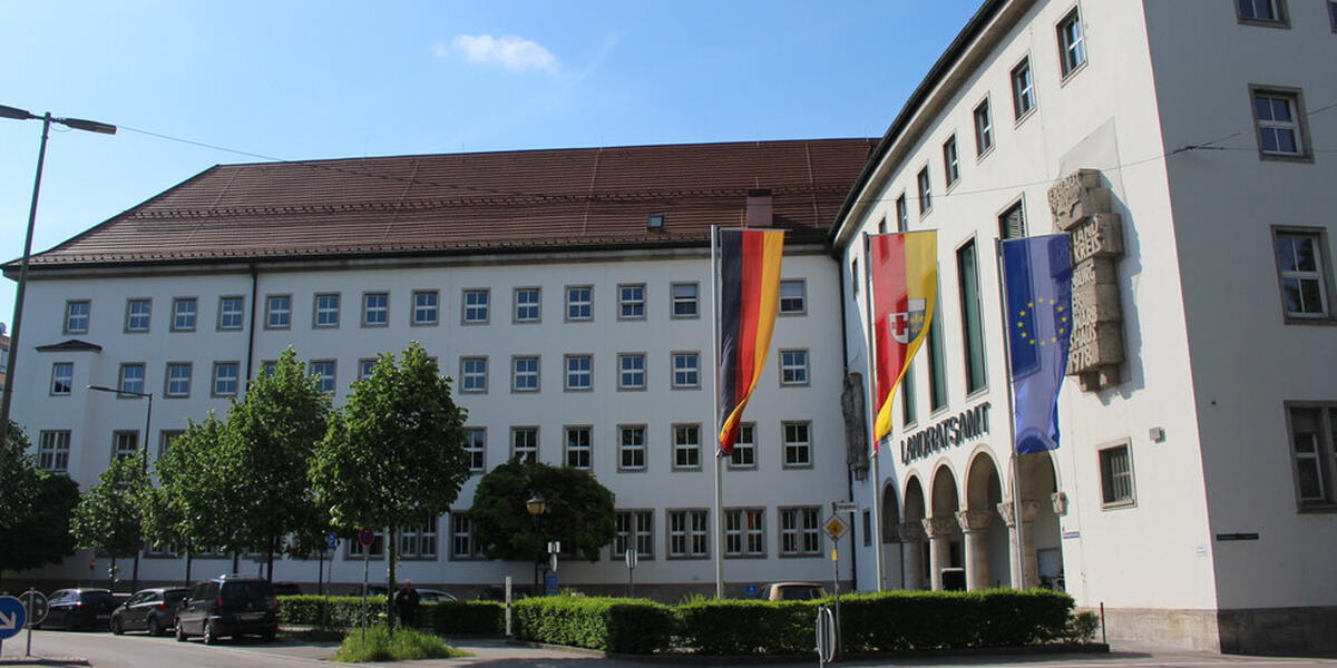 Neues Online-Verfahren im Kreis Augsburg: Einfacher Autoverkehr durch digitale Anzeige