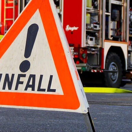 Gersthofen: Autofahranfänger kracht ins Schaufenster