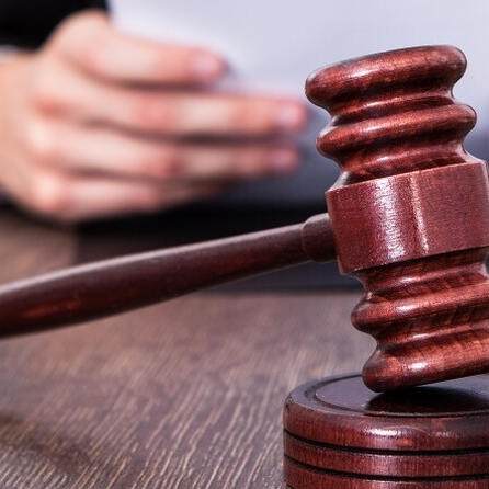 Augsburger AfD-Politiker beschäftigt verurteilten Vergewaltiger