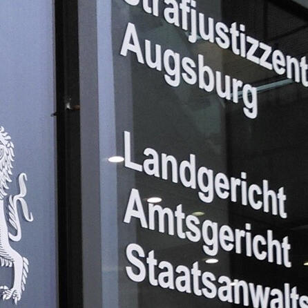 Augsburger Amtsgericht: Prozess um Schmuggel mit zehntausenden Vögeln
