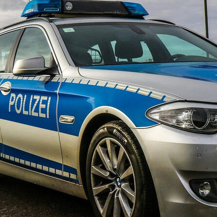 Demenzkranker Mann in Pfronten von Neunjähriger gerettet: Aufmerksames Mädchen hilft Polizei bei Vermisstensuche
