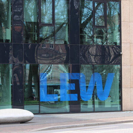 LEW-Vorstandsmitglied fordert eine Senkung der Stromsteuer zur Entlastung der Energiekosten und Förderung der lokalen Stromproduktion