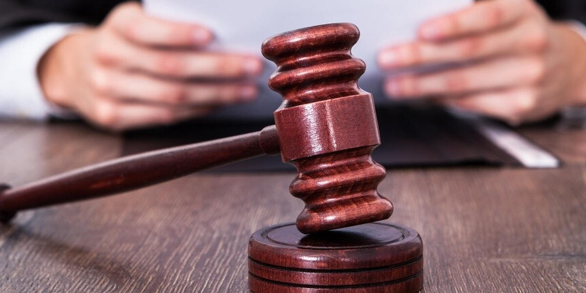 Gerichtsurteil gegen 32-Jährigen in Lindau: Mann gibt sich als junge Frau aus und wird verurteilt