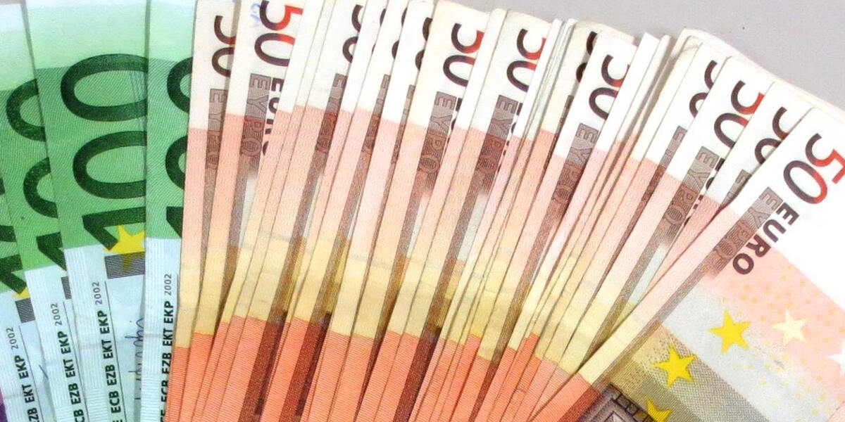 Ehrlicher Finder bringt Geld zur Polizei in Zusmarshausen