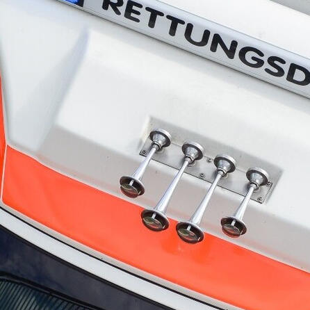 Kempten: Betrunkene Fahrradfahrerin stürzt in Iller