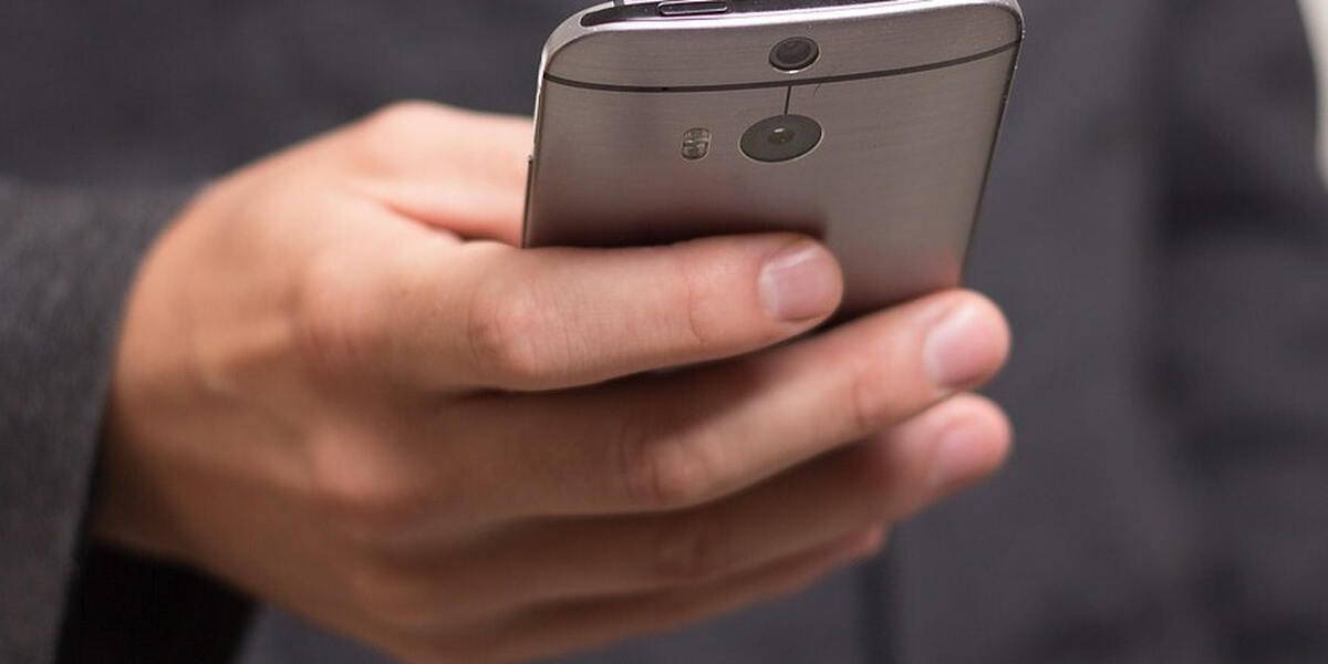 Bombendrohungen in Augsburg: Telefonische Drohungen mit "gespoofter" Technik erschweren die Ermittlungen