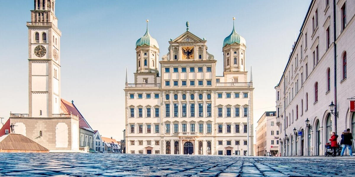 Erste gemeinsame Sitzung im Augsburger Rathaus: Neuer Oberbürgermeister Florian Freund und neue Mitglieder werden vereidigt