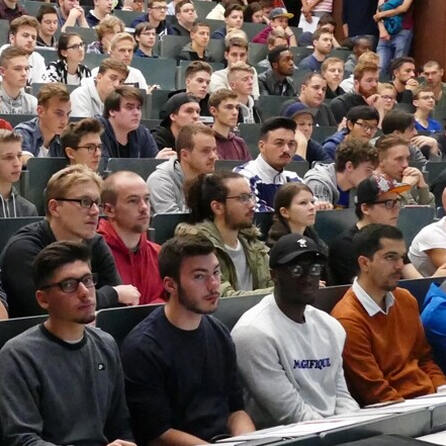 In Augsburg gibt es wieder Studienbeihilfe aus Stiftungsmitteln