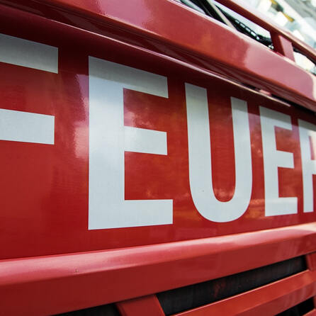 Augsburg: Zwei Jugendliche sitzen mit Joint auf Dach fest