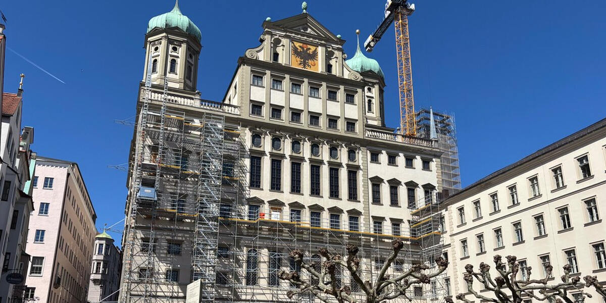 Einbruch über Baugerüst ins Augsburger Rathaus: Einbrecher wurden in flagranti erwischt und festgenommen