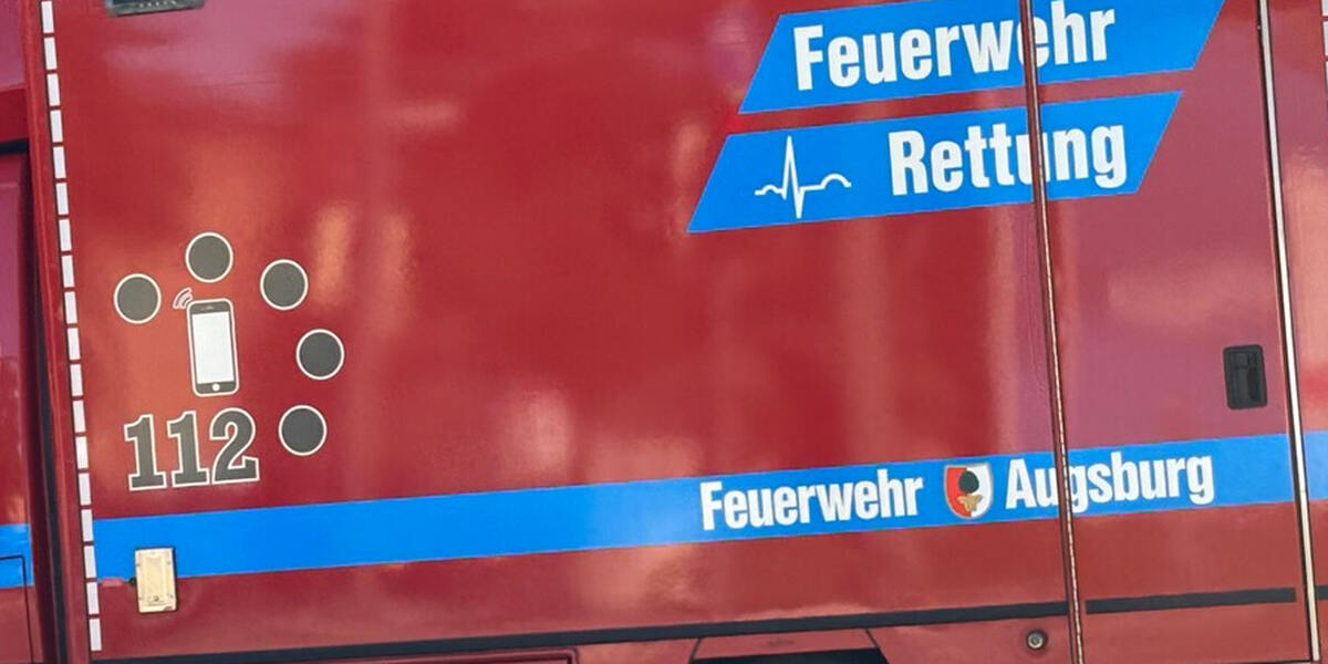 Schweißarbeiten: Dachdecker verursacht in Augsburg Brand mit großem Sachschaden