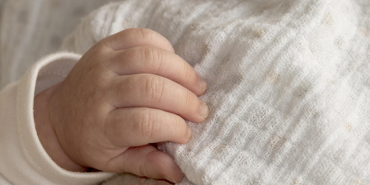 Babyalarm: Frischgeborener Säugling wartet nicht auf Augsburger Feuerwehr